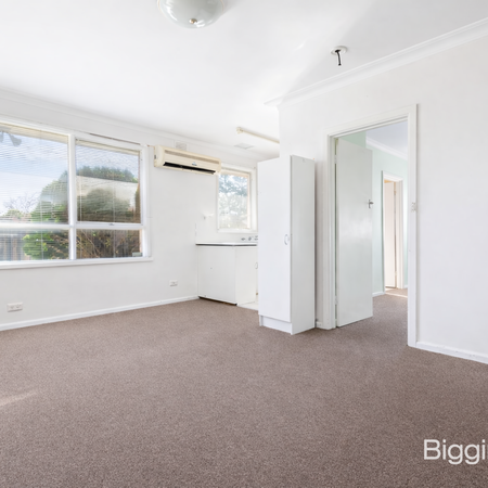 Charming One-Bedroom Unit in a Quiet Mentone Locale - Photo 4