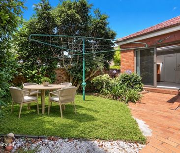 Charming Three Bedroom Home - Photo 5