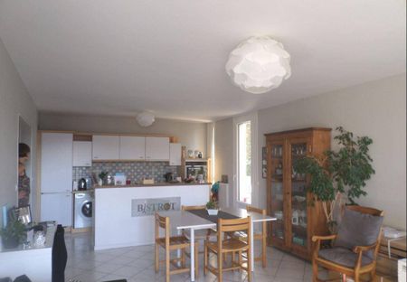 Location appartement 4 pièces 94.8 m² à Vienne (38200) 6 - Photo 2