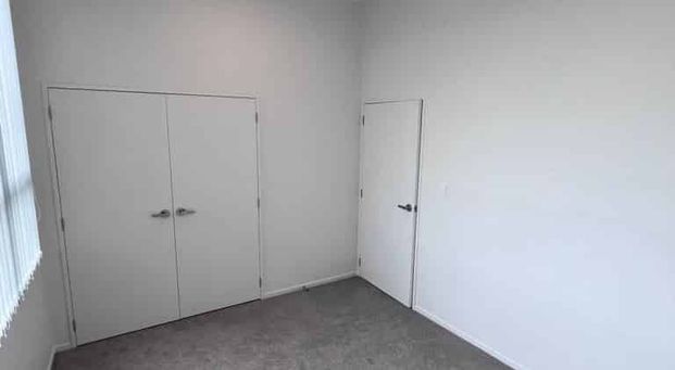 Spacious 3-Bedroom Townhouse for Rent – Available from November - Photo 1