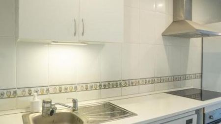 2 bedroom luxury Apartment for rent in Nueva Andalucia, Andalusia - Photo 4