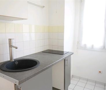 Location Appartement 2 pièces 38m² LILLE 59000 - Photo 3