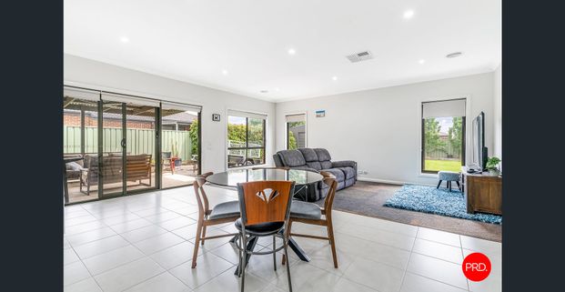 Beautiful Epsom Home with Great Outdoor Space - Photo 1