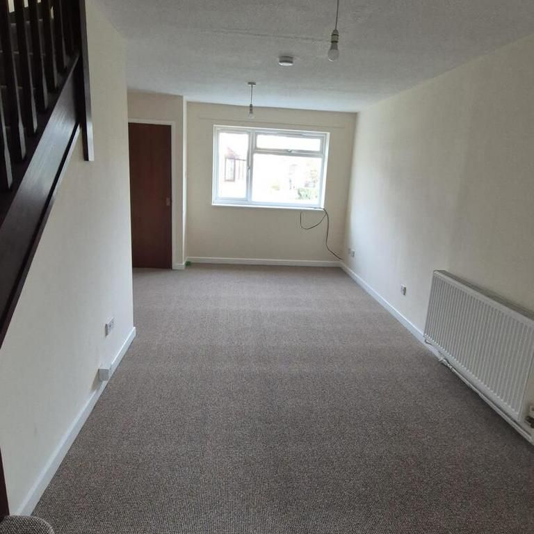 2 bedroom semi-detached house to rent - Photo 1
