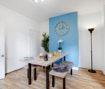 4 bedroom semi-detached house to rent - Photo 1