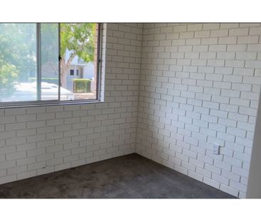 For Rent &vert; Freshly Renovated Gem in the Heart of Wynnum - Photo 1