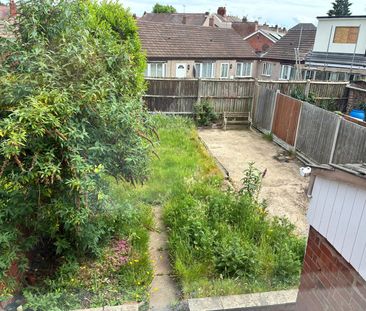 3 Bedroom Semi Detached *IDEAL LOCATION* *Close to Schools* - Photo 4