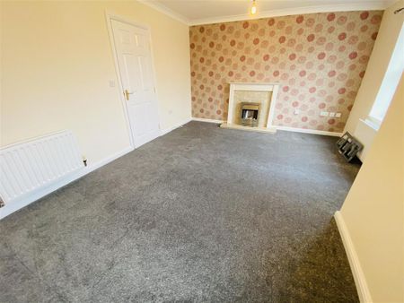 4 bedroom semi-detached house to rent - Photo 2