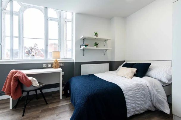 Platinum Studio - Photo 1