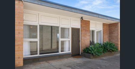 Find location: where coastal access meets everyday convenience - Photo 3