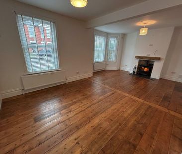 4 bedroom detached house to rent - Photo 2