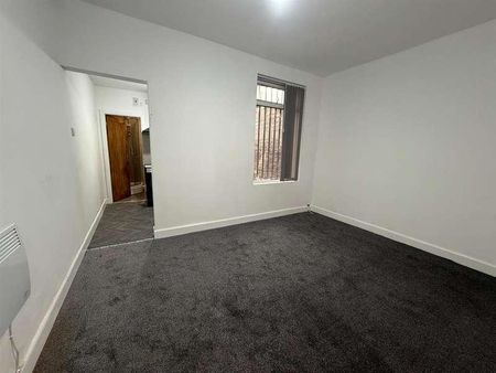 Winter Hey Lane, Horwich, BL6 - Photo 2