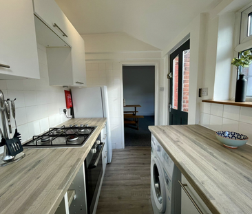 2 bedroom terraced house to rent - Photo 1