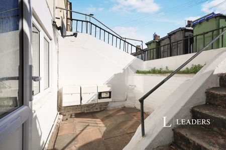1 bedroom flat to rent Ashford Road - Photo 3