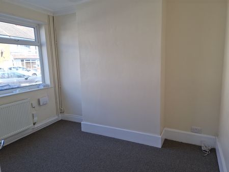 Wintringham Road, Grimsby - Photo 4