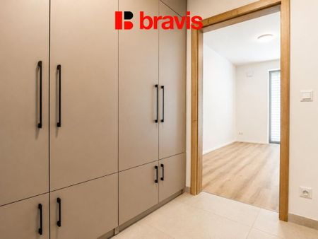 Pronájem bytu 1+kk 29 m2 - Fotografie 3
