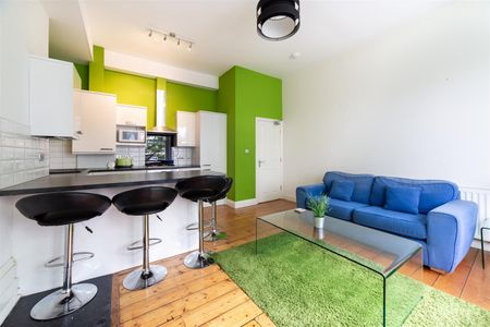 4 bed apartment to rent in Jesmond Road, Jesmond, NE2 - Photo 3