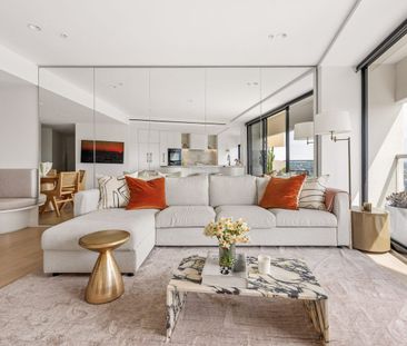 Iconic Horizon building, renovated two bedroom apartment - Photo 2