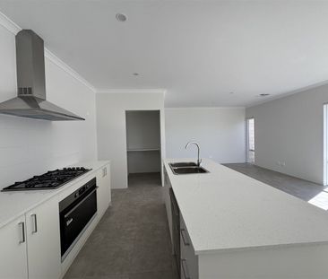 Brand-New 5x2 Family Home in Port Kennedy - Photo 6