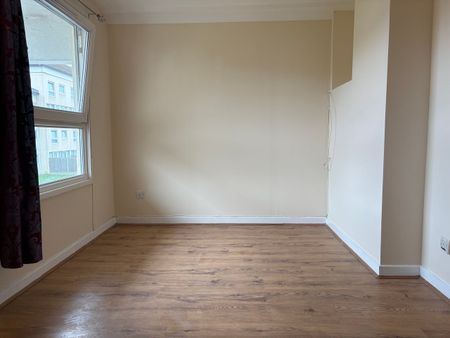 Redwood Estate, Hounslow - Photo 2