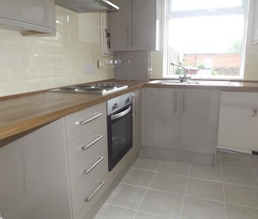 2 bedroom terraced house to rent - Photo 3