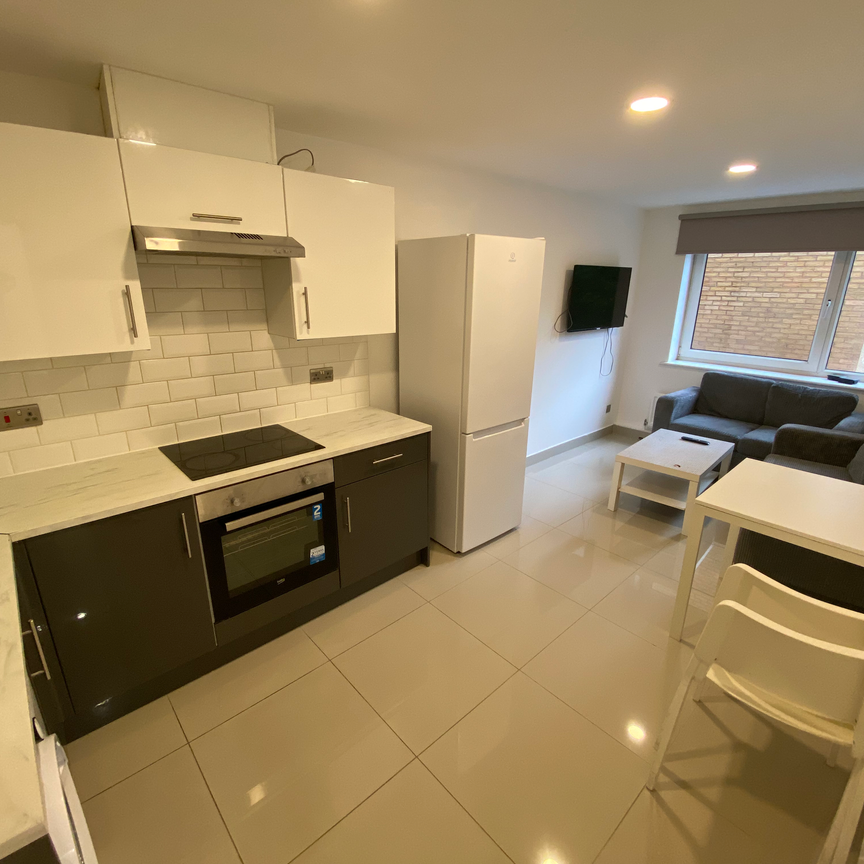 Flat 34, Samara Plaza, LS2 9DU, Leeds - Photo 1