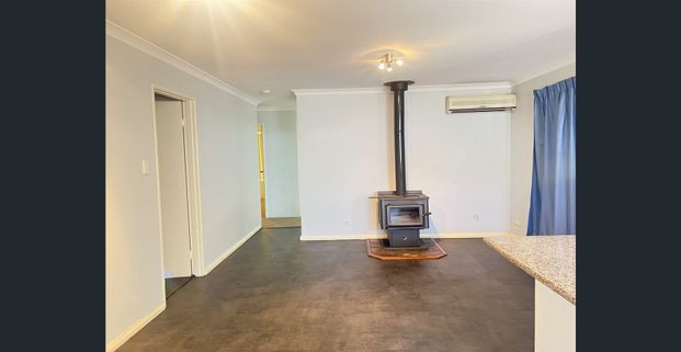 A comfortable, well-presented home that’s ready to move into. - Photo 1