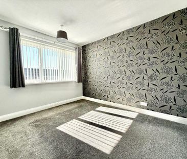 2 bedroom end of terrace house to rent - Photo 4