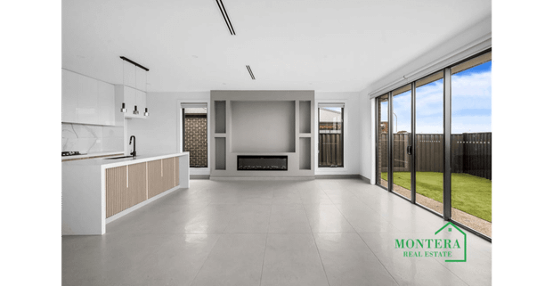 MINS AWAY FROM SCHOOL | 2 MASTERS - Photo 1