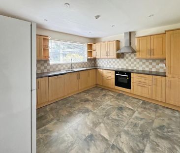 3 bedroom semi-detached house to rent - Photo 6