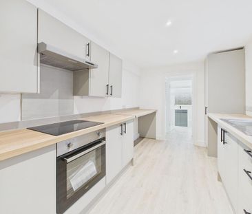 3 bedroom terraced house to rent - Photo 5