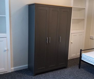 Windsor Street, CAERPHILLY - Photo 2