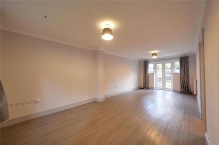 4 bedroom detached house to rent - Photo 2