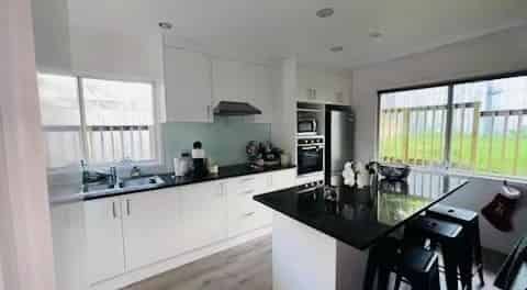 Newly renovated - Photo 1