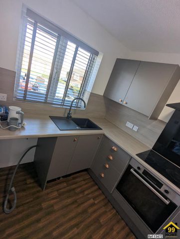 2 bedroom flat to rent - Photo 5