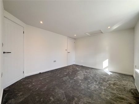 Sherdon House, Reading Road, Sherfield-on-Loddon, Hook, RG27 - Photo 3