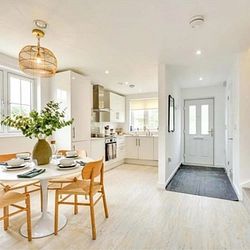 East Hall Close, Sittingbourne, ME10 3TS, Kent - Photo 4