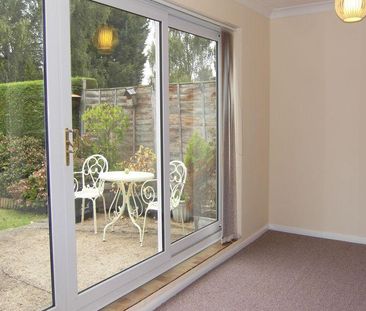 3 bedroom semi-detached house to rent - Photo 2