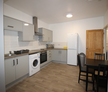 66 Newland Street West - Photo 2