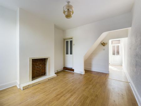 2 bedroom terraced house to rent - Photo 3
