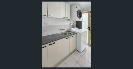 Expansive Family Home for the Gardening Enthusiast - Photo 5