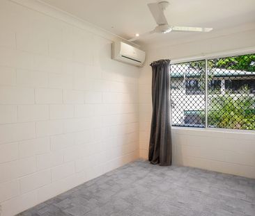 Low-maintenance living in central Hyde Park - Photo 3