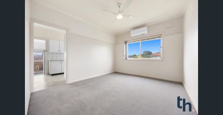 Spacious 3-Bedroom Boolaroo Home - Photo 4