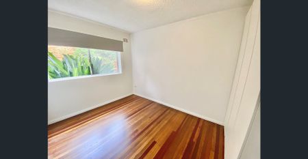 Charming 2-Bedroom Ground Floor Unit!! - Photo 4