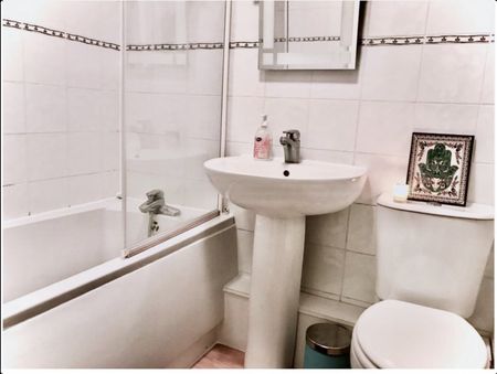 2 Bed Semi-Detached House, Rackham Mews, SW16 - Photo 5