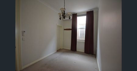 Centrally Located, Hidden Gem - Photo 4