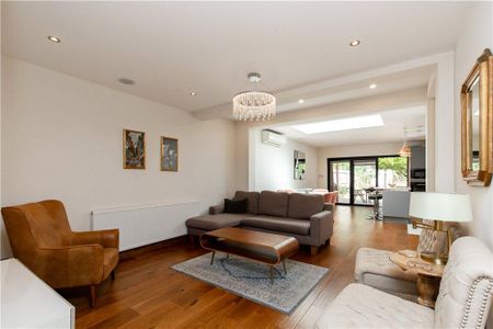 2 bedroom maisonette to rent - Photo 2