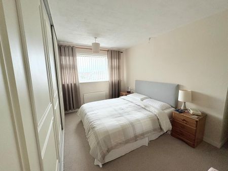 3 bedroom semi-detached house to rent - Photo 4