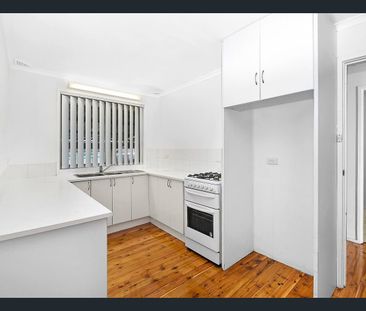 PRACTICAL FAMILY HOME IN CONVENIENT ST CLAIR LOCATION - Photo 4