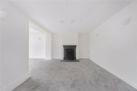 A detached four bedroom house situated within the Village of South Heath - Photo 2